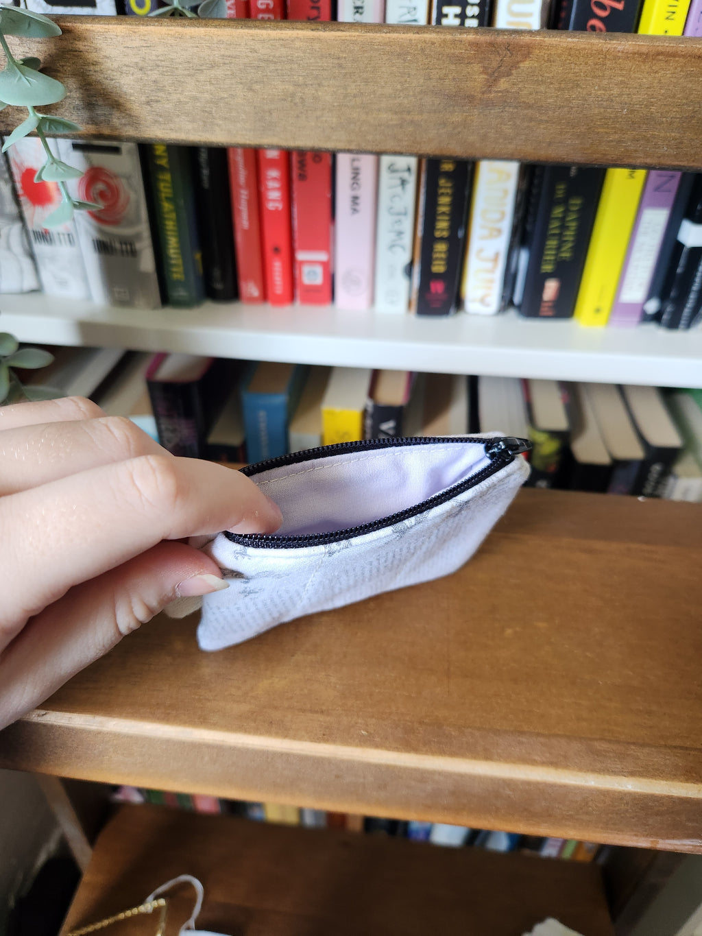newspaper keychain wallet (black zipper)